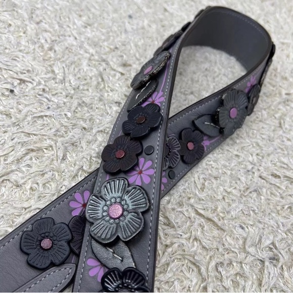 ISO A MATCHING COACH TEA ROSE SHOULDER STRAP TO match THIS TEA ROSE DINKY BAG - Picture 2 of 14